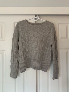 Banana Republic 100% Merino Wool Gray Cable Knit Sweater